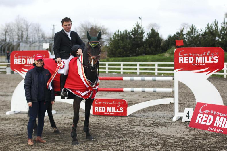 Hadley retains Spring Tour title 