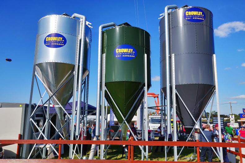 Buildings erecting meal bins to TAMS specifications Premium