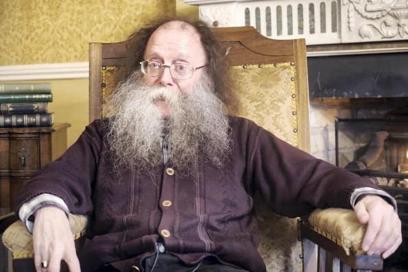 Will you be crawling under the briars for luck on Halloween? Mind for the divil 