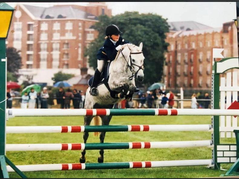 Leather, hay, straw, sweat and chip vans: scents of the Horse Show