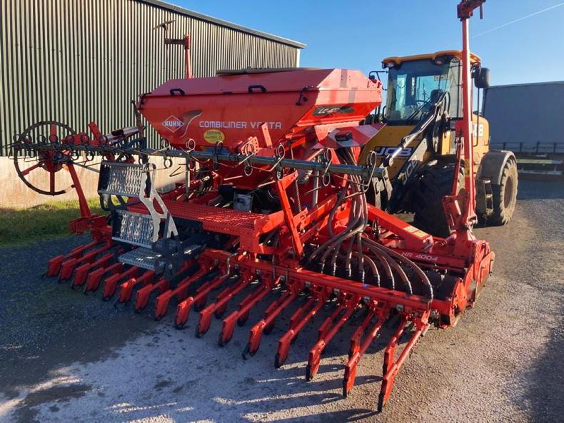 2006 JCB 412s with 10,000 hours scoops €30,000 at Carlow auction