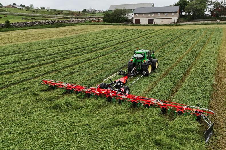 Irish debut set for Kverneland’s new plough and 44ft tedder