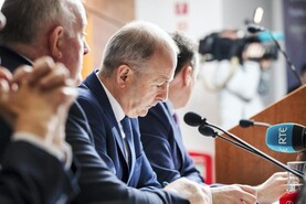 Independents set to replace Greens in Government Independents set to replace Greens in Government