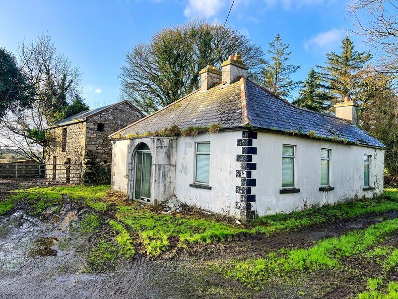 Into the west: renovation potential of farmhouse