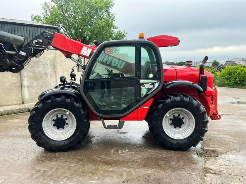Mint 2016 Manitou MLT 629 handler makes €48,000 at Carlow auction