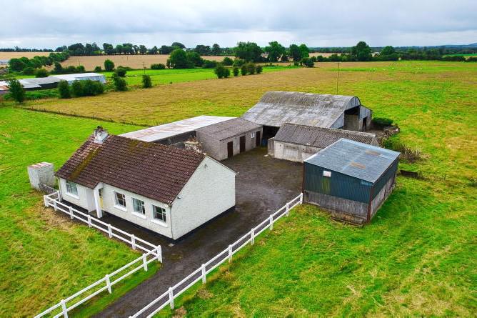 Prosperous living in north Kildare with farm buildings