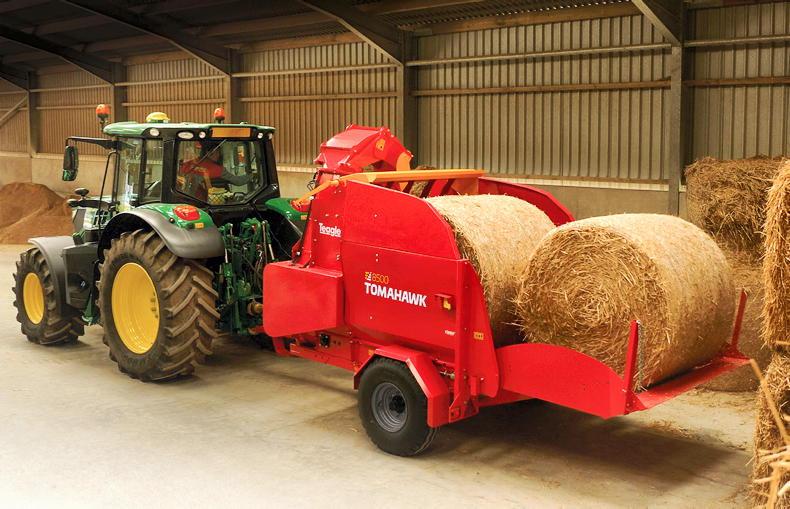 Teagle straw blower feeding and bedding 500 animals in Tipperary