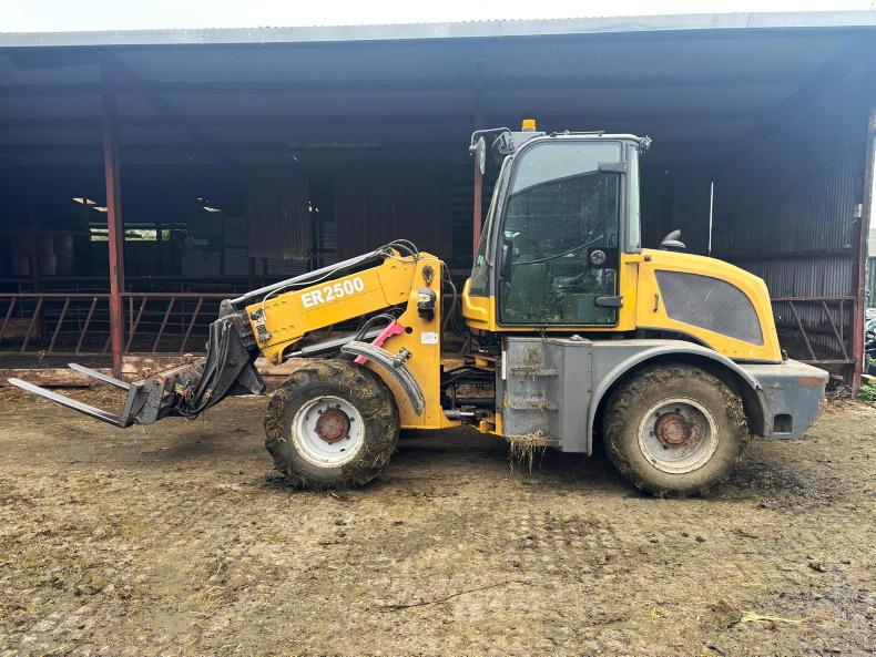 Chinese loader clocks up 5,000 trouble-free hours on Meath dairy farm 