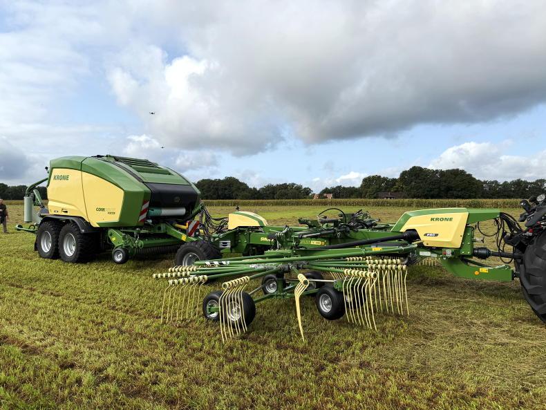 One pass raking and baling with Krone