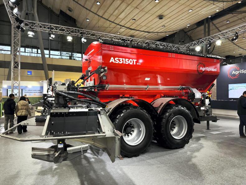 AgriSpread unveils twin hydraulic conveyor twin disc spreader