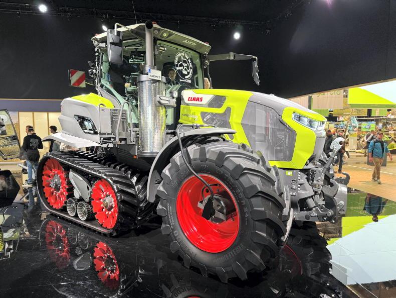 New Claas Axion scoops ‘Tractor of the Year’ accolade