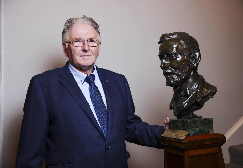 Gibbons receives top award                