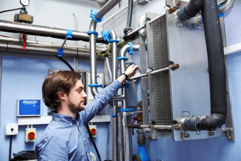 Do ice-bank bulk tanks makes sense with solar?