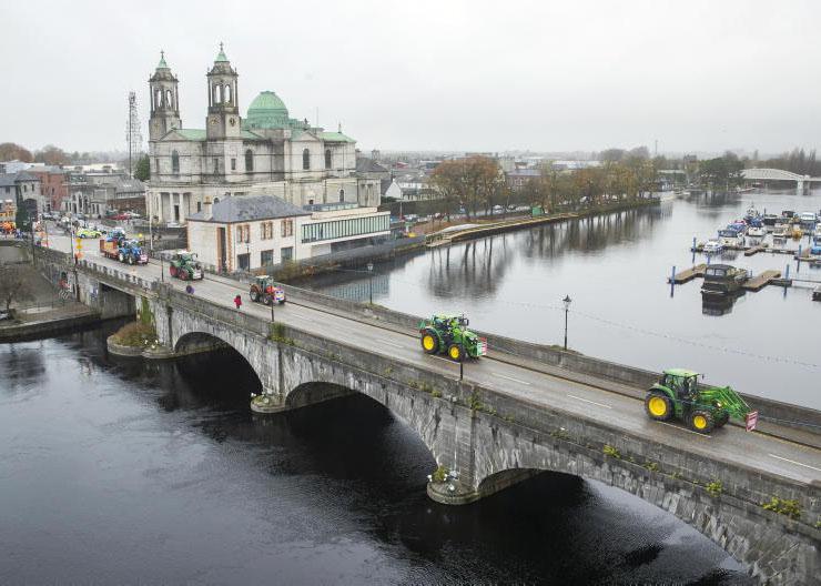 Farm groups and Sinn Féin to bolster numbers at protest