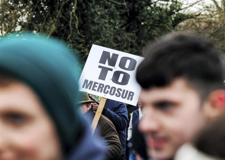 Thousands of farmers decry Mercosur trade deal