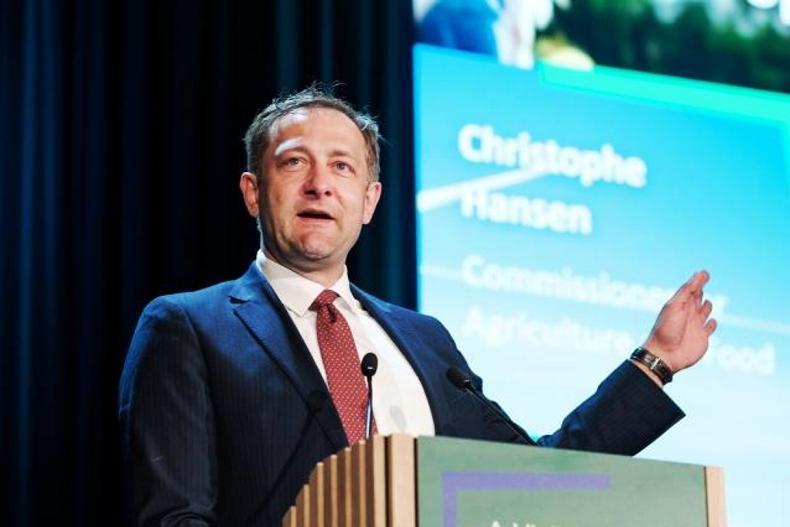 Too early to say if there is crisis in milk markets – commissioner