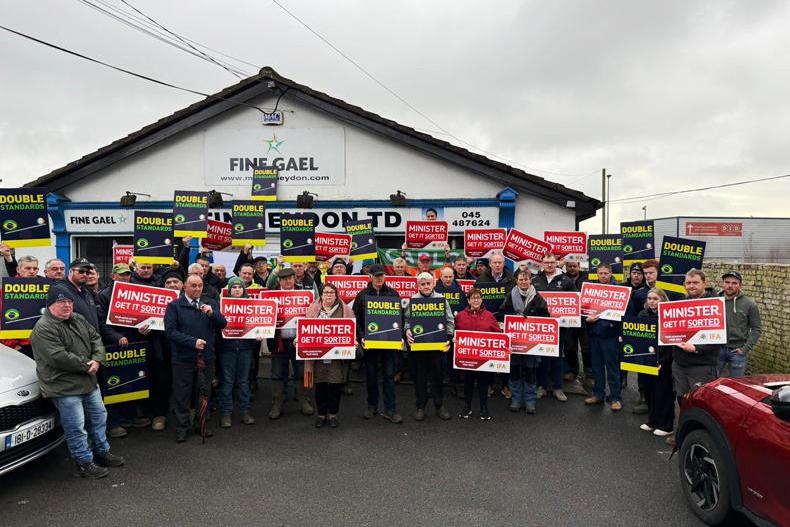 Farmers bring Bord Bia protest to Minister's office