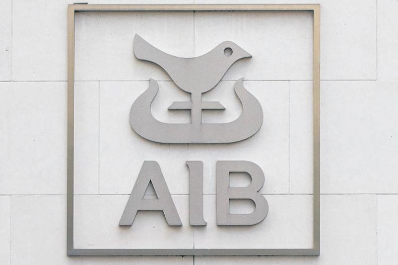 The Dealer's in the wrong job                       