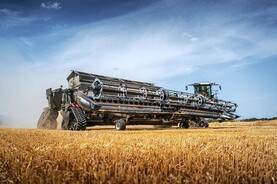 Nexat gantry combine breaks world soybean harvest record 