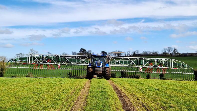 Offaly pig farmer moves to 24m dribble bar for top-dressing cereals
