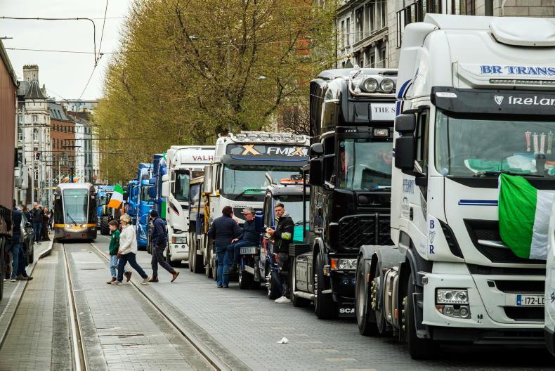Army to be on standby in case gardaí need help clearing port blockades