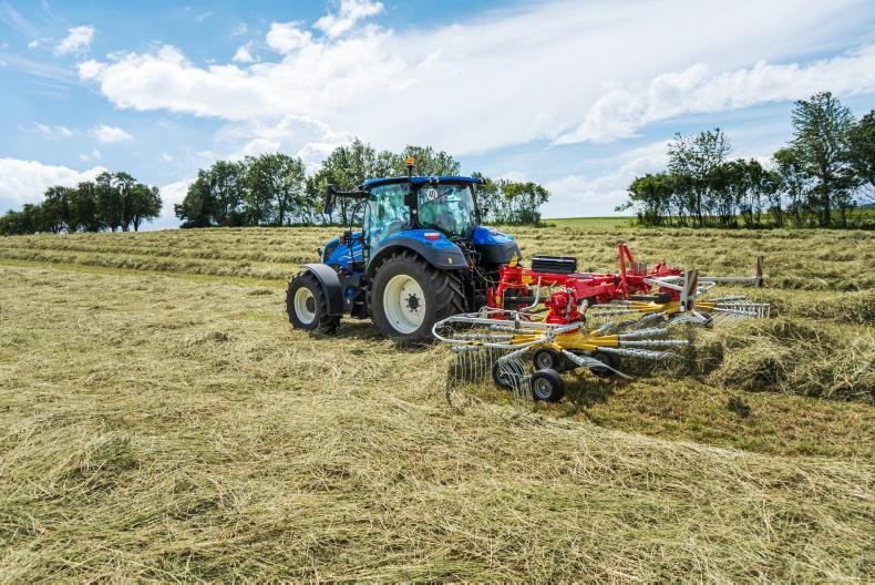 Pöttinger adds compact twin rotor rake without chassis