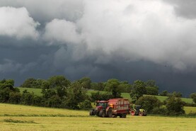 Status yellow thunderstorm warning issued for four counties