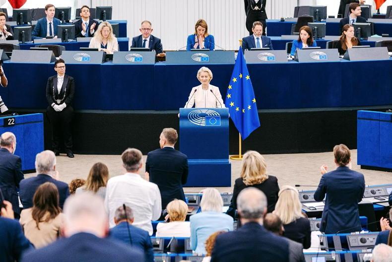 Best of times and worst of times for the EU