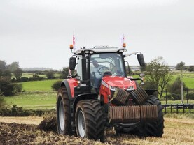 4,000 watch Galway contractor beat 37-year-old ploughing world record time