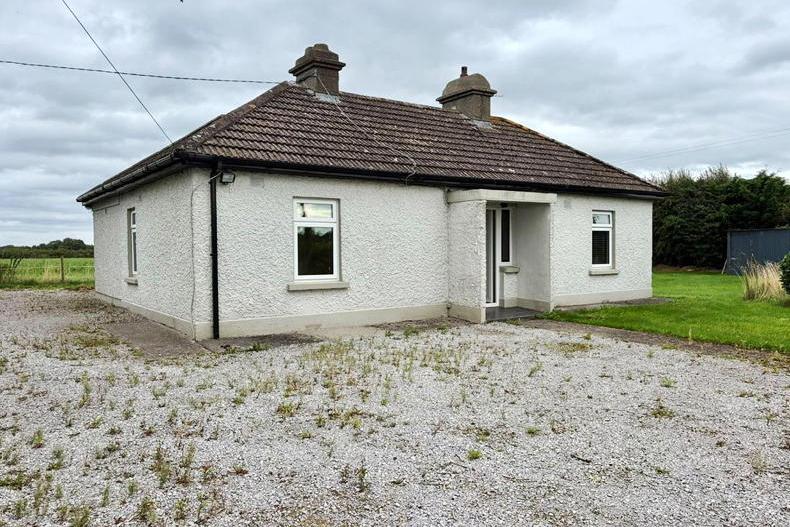 26-acre residential farm on Laois-Offaly border guides at €600,000