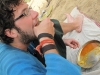 Klik om te vergroten Wat is Dahl met Chapatti toch lekker als je 3 uur op een kameel gezeten hebt!