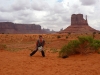 Klik om te vergroten Karina in Monument Valley.