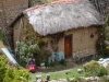 Sampaya, boliviaans oud vrouwtje  in haar tuin