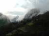 Sorata, wolken door bergen