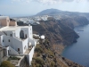 Klik om te vergroten Vanuit Skaros zie je het hoogste punt van Santorini