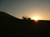 Buggy bij zonsondergang