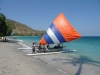 Klik om te vergroten De vissers komen aan land (Lombok).