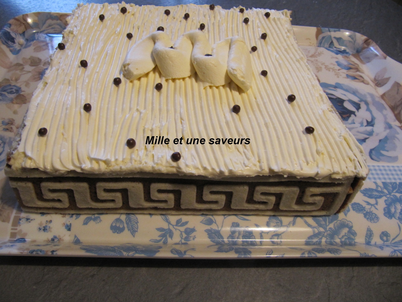 Entremet Mousse Vanille Et Mousse Cafe Sur Un Gateau D Amande Recette Par Jolivet
