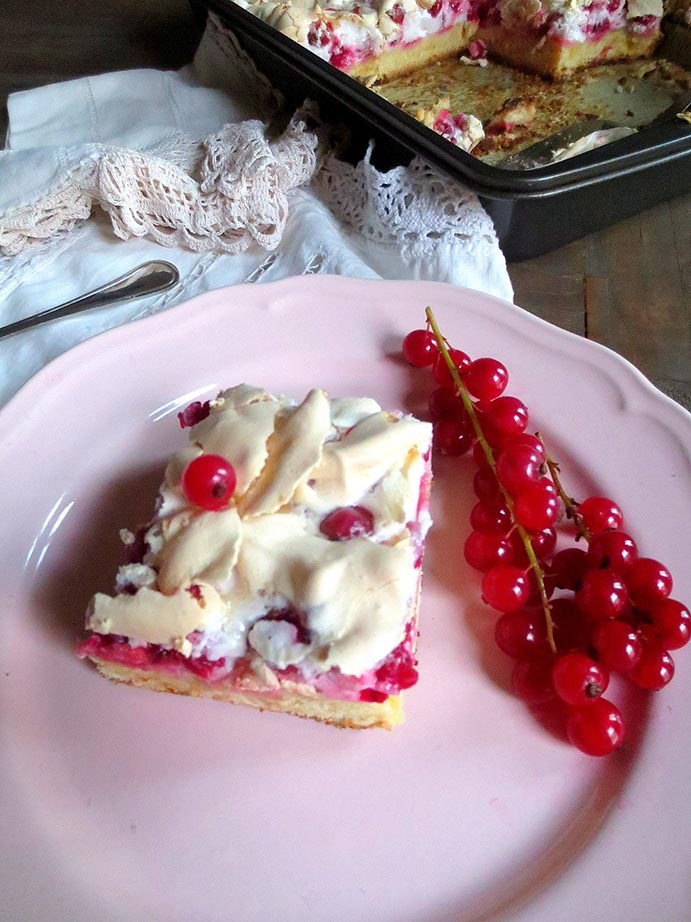 Gateau Aux Groseilles Et A La Meringue Punasesōstra Beseekook Recette Par Je Cuisine Donc Je Suis