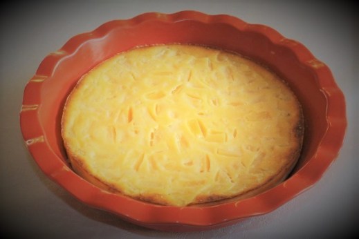 Clafoutis à la pâte à crêpes et à l'ananas