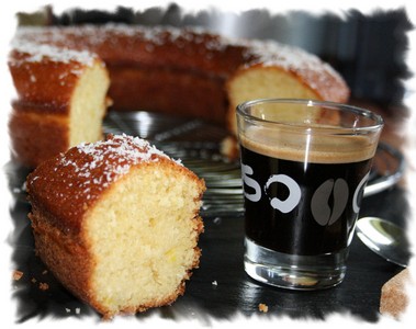 Gateau Au Yaourt A L Ananas Noix De Coco Malibu Recette Par La Neuvieme Planete