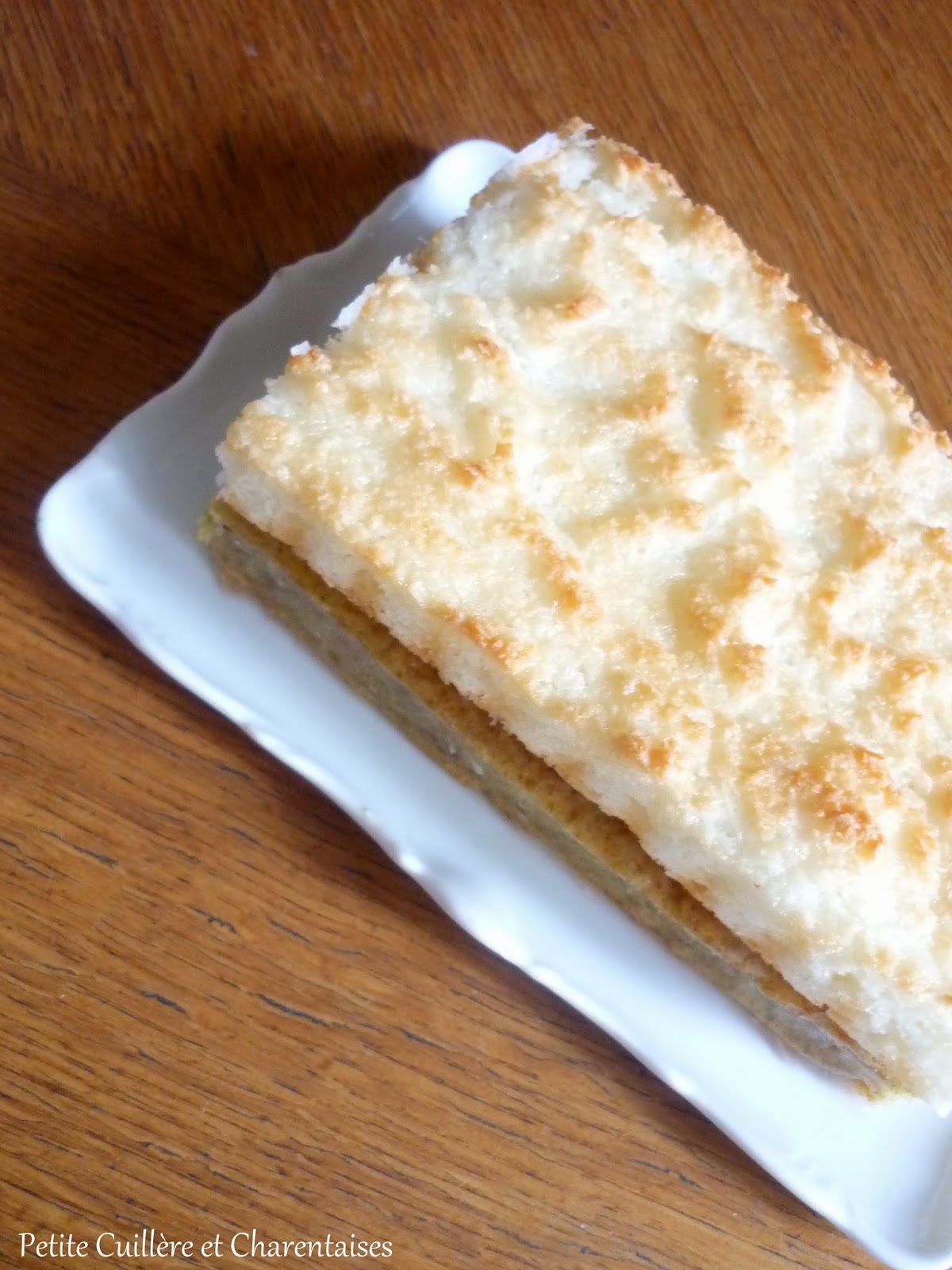 Gateau A La Noix De Coco Et A La Gelee De Coing Recette Par Petite Cuillere Et Charentaises