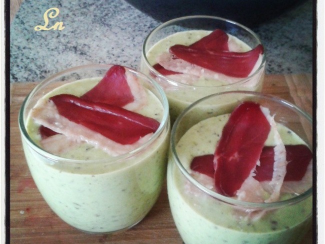 Gaspacho De Petits Pois A La Menthe Et Magret De Canard Seche