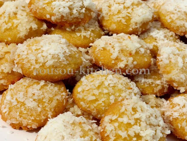 Gateaux A La Noix De Coco Recette Par Sousoukitchen