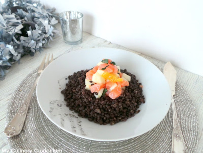 Salade De Lentilles Beluga Tartare De Saumon Cru Marine A L