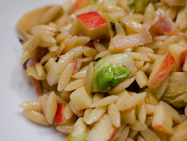 Salade D Orzo Aux Choux De Bruxelles Au Bacon Et A La Pomme