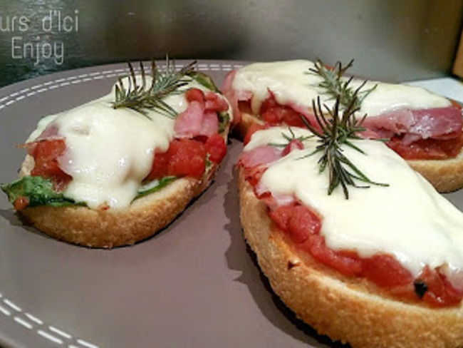Bruschetta Jambon De Parme Compotee De Tomates Mozzarella