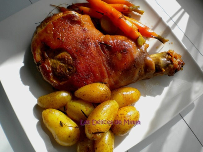 Epaule de cochon de lait confite et fondante au four - Recette par Mimm