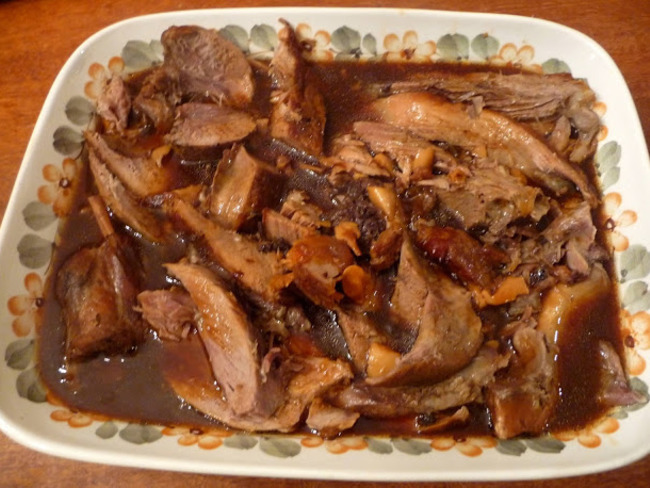 Cuissot de sanglier confit comme un gigot de 7 heures - Recette par