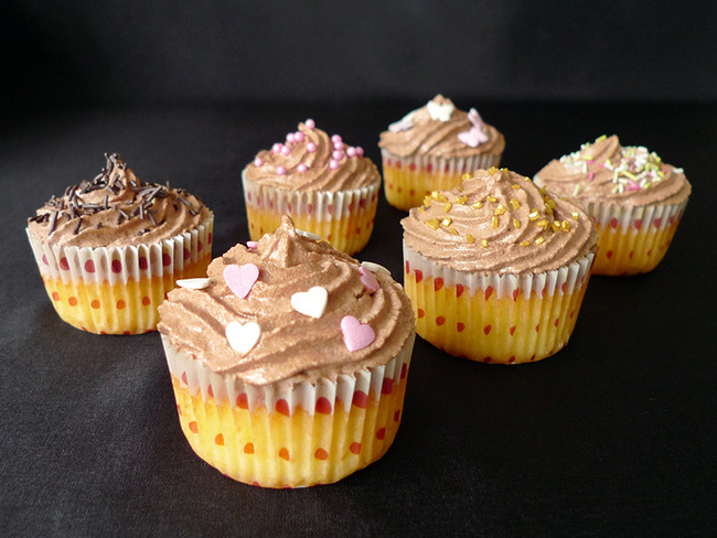 Cupcakes A La Vanille Et Au Chocolat Recette Par Aline Bianca Cuisine